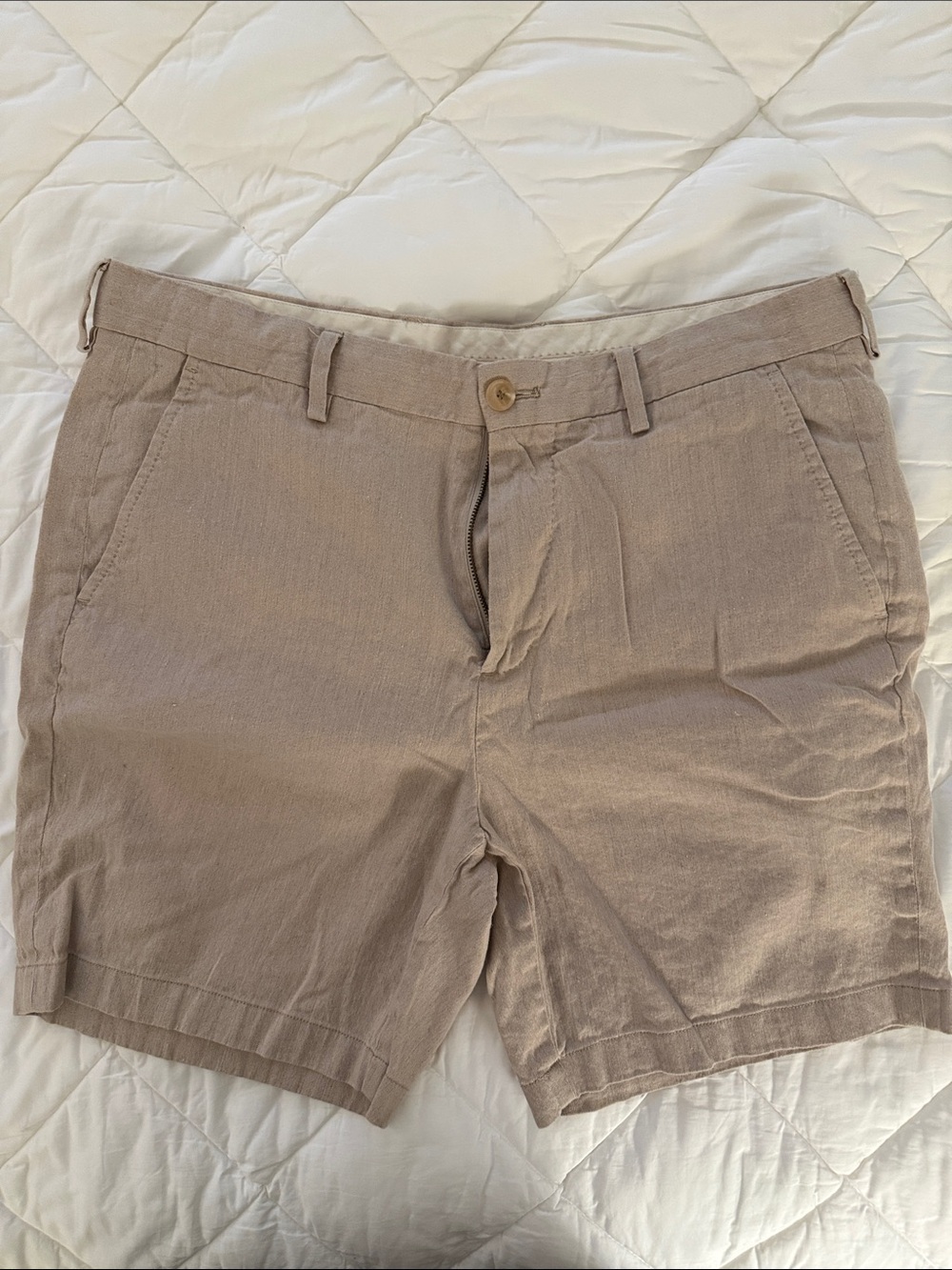 Faherty Men's Flat-Front linen Cotton Shorts in Taupe worn once